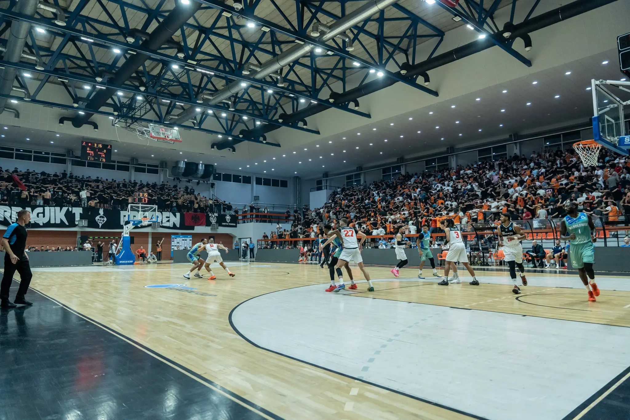 Pamje nga ndeshja Bashkimi-Anwil